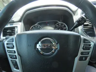 Nissan Titan 2021 4x4 SV 4dr Crew Cab 5.6 ft. SB