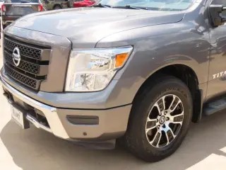 Nissan Titan 2021 4x4 SV 4dr Crew Cab 5.6 ft. SB
