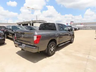 Nissan Titan 2021 4x4 SV 4dr Crew Cab 5.6 ft. SB
