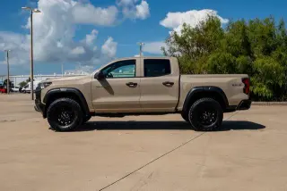Chevrolet Colorado 2023 4x4 Trail Boss 4dr Crew Cab 5 ft. SB