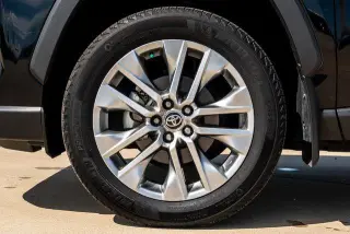 Toyota RAV4 2024 XLE Premium 4dr SUV