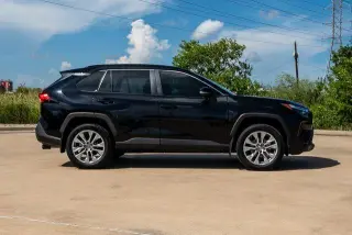 Toyota RAV4 2024 XLE Premium 4dr SUV