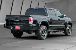 Toyota Tacoma 2022 4x4 TRD Sport 4dr Double Cab 5.0 ft SB 6A