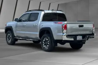 Toyota Tacoma 2023 4x4 TRD Off-Road 4dr Double Cab 5.0 ft SB 6A