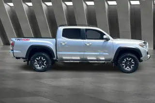 Toyota Tacoma 2023 4x4 TRD Off-Road 4dr Double Cab 5.0 ft SB 6A