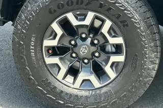 Toyota Tacoma 2023 4x4 TRD Off-Road 4dr Double Cab 5.0 ft SB 6A