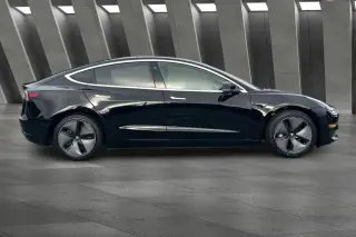 Tesla Model 3 2019 Mid Range 4dr Fastback
