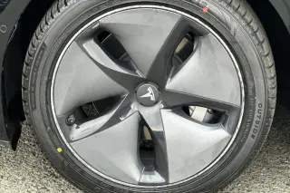 Tesla Model 3 2019 Mid Range 4dr Fastback