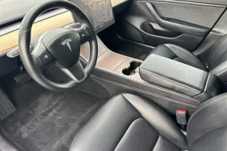 Tesla Model 3 2019 Mid Range 4dr Fastback