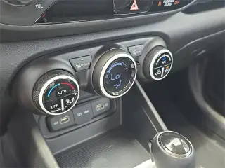 Hyundai VENUE 2022 Limited 4dr Crossover