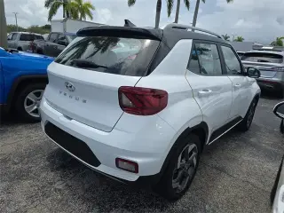 Hyundai VENUE 2022 Limited 4dr Crossover
