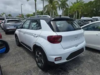 Hyundai VENUE 2022 Limited 4dr Crossover