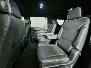 Chevrolet Suburban 2023 4x4 Premier 4dr SUV