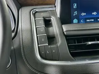 Chevrolet Suburban 2023 4x4 Premier 4dr SUV
