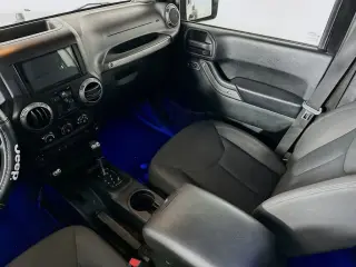 Jeep Wrangler Unlimited 2016 4x4 Sport S 4dr SUV