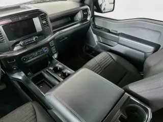 Ford F-150 2023 4x2 XL 4dr SuperCrew 5.5 ft. SB