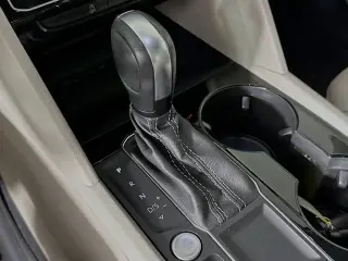 Volkswagen Atlas 2021 V6 SEL R-Line 4dr SUV (midyear release)