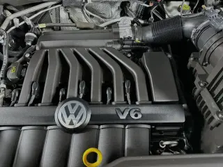 Volkswagen Atlas 2021 V6 SEL R-Line 4dr SUV (midyear release)
