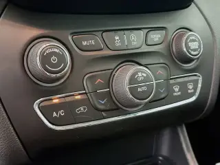 Jeep Cherokee 2019 4x4 High Altitude 4dr SUV