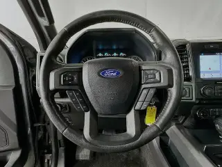 Ford F-150 2018 4x4 XLT 4dr SuperCrew 5.5 ft. SB
