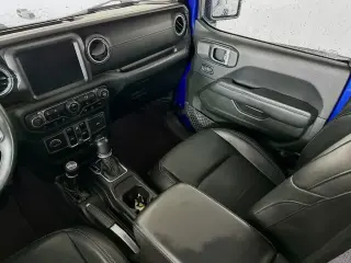 Jeep Wrangler Unlimited 2018 4x4 Moab 4dr SUV (midyear release)