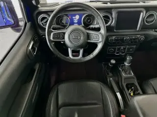 Jeep Wrangler Unlimited 2018 4x4 Moab 4dr SUV (midyear release)