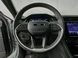 Jeep Grand Cherokee 2025 4x4 Laredo 4dr SUV