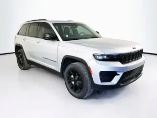 Jeep Grand Cherokee 2025 4x4 Laredo 4dr SUV