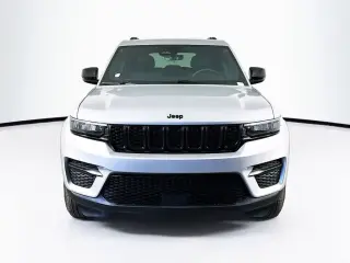 Jeep Grand Cherokee 2025 4x4 Laredo 4dr SUV