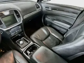 Chrysler 300 2015 Limited 4dr Sedan
