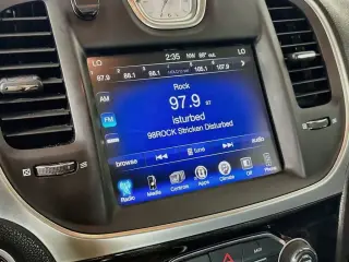 Chrysler 300 2015 Limited 4dr Sedan