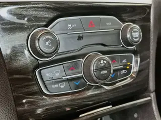 Chrysler 300 2015 Limited 4dr Sedan