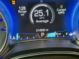 Chrysler 300 2015 Limited 4dr Sedan
