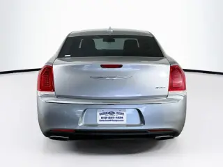 Chrysler 300 2015 Limited 4dr Sedan