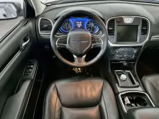 Chrysler 300 2015 Limited 4dr Sedan