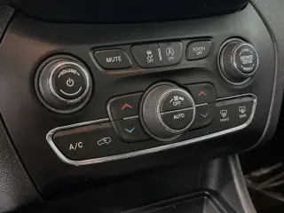Jeep Cherokee 2021 Latitude Lux 4dr SUV