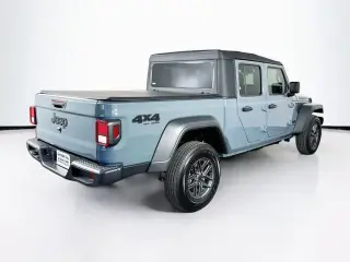 Jeep Gladiator 2025 4x4 Big Bear 4dr Crew Cab 5.0 ft. SB