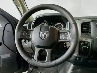 Ram 1500 2018 4x2 Express 4dr Crew Cab 5.5 ft. SB Pickup