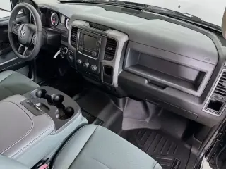 Ram 1500 2018 4x2 Express 4dr Crew Cab 5.5 ft. SB Pickup