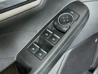 Ford Escape Hybrid 2021 SE 4dr SUV