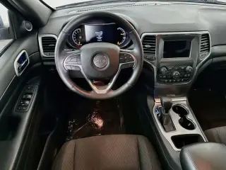 Jeep Grand Cherokee 2019 4x2 Laredo 4dr SUV