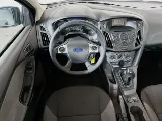 Ford Focus 2013 S 4dr Sedan