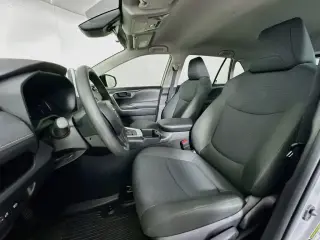Toyota RAV4 2025 LE 4dr SUV