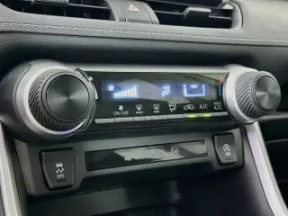 Toyota RAV4 2025 LE 4dr SUV