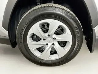Toyota RAV4 2025 LE 4dr SUV