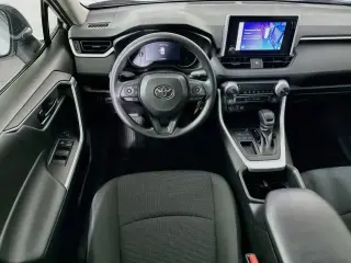 Toyota RAV4 2025 LE 4dr SUV