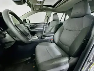 Toyota RAV4 2025 XLE 4dr SUV