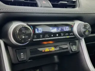 Toyota RAV4 2025 XLE 4dr SUV