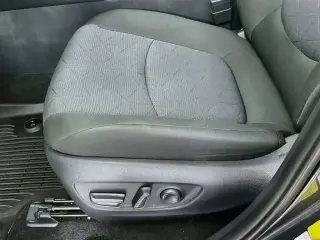 Toyota RAV4 2025 XLE 4dr SUV