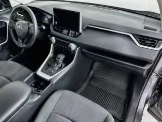 Toyota RAV4 2025 XLE 4dr SUV